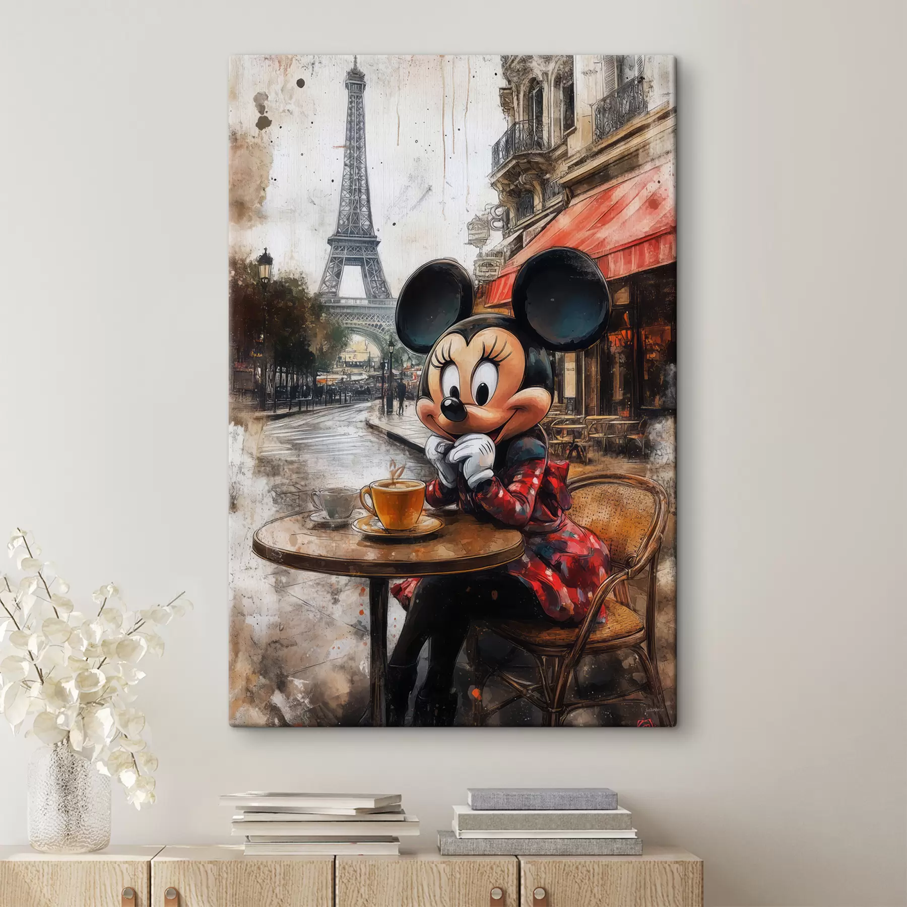 murales Chica Mickey Mouse bebiendo café contra la Torre Eiffel en París s40972