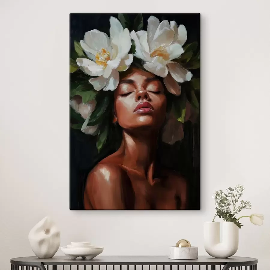 murales Retrato femenino con flores blancas en el pelo sobre fondo oscuro s41824