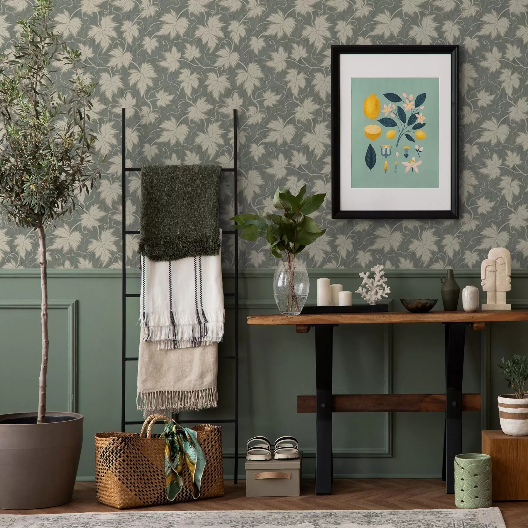 Wall Mural Photo Wallpaper White grape leaf on a green background a00194