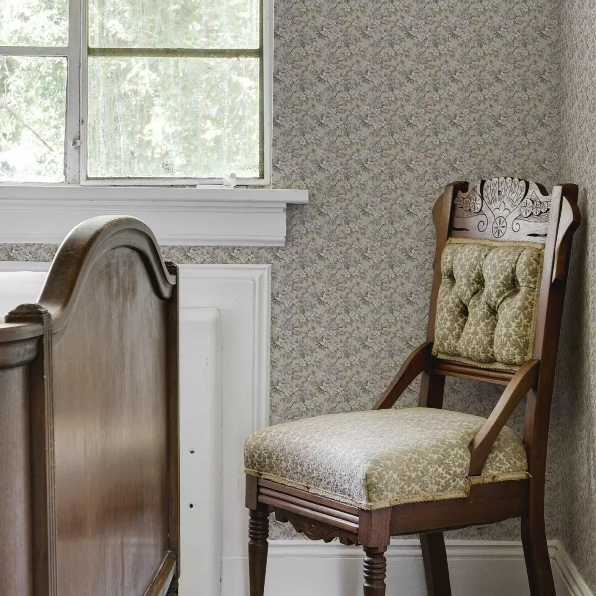 Wallpaper Diagonal bouquet with spring flowers in delicate shades a00204