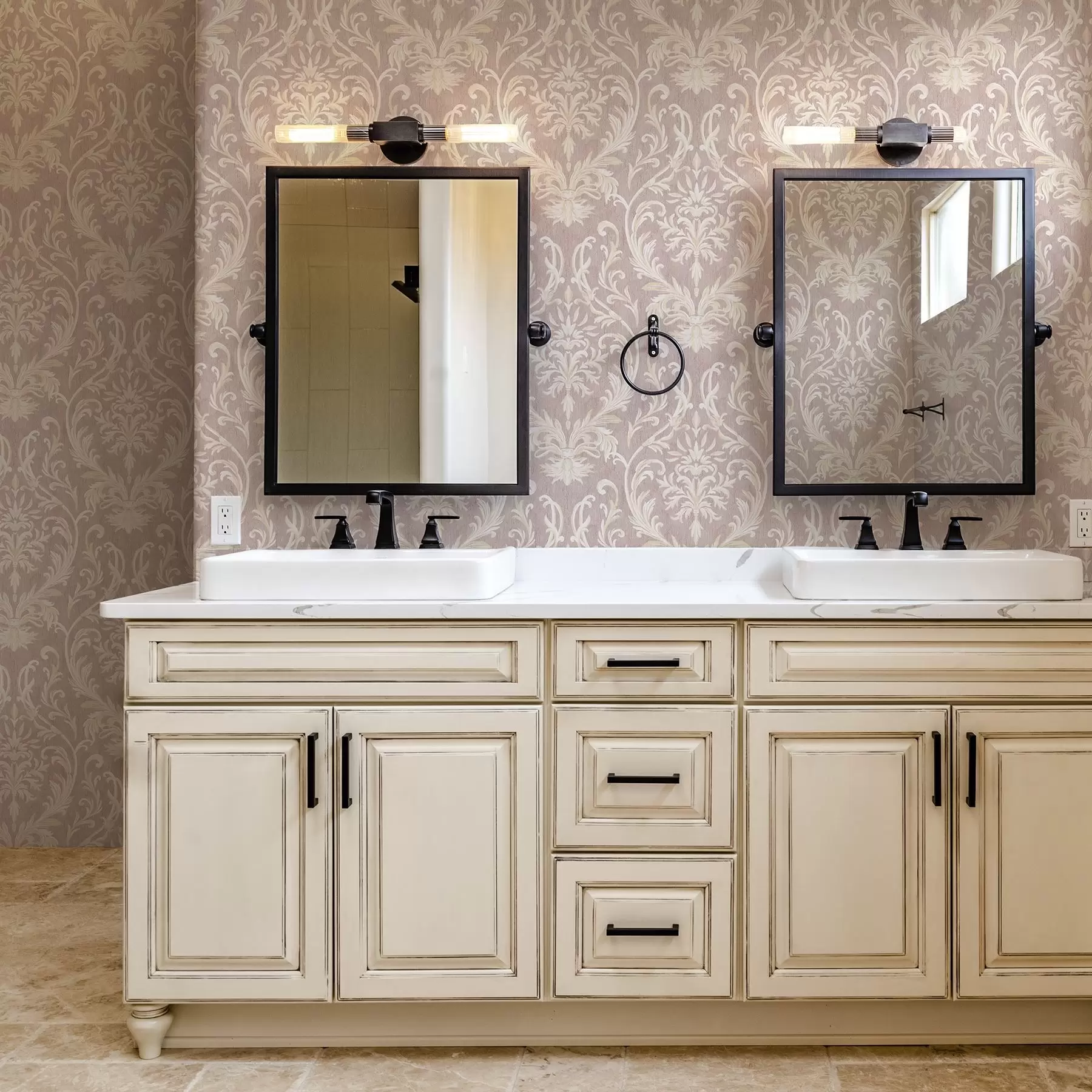 Wall Mural Photo Wallpaper Classic damask on pink background, baroque pattern a00227