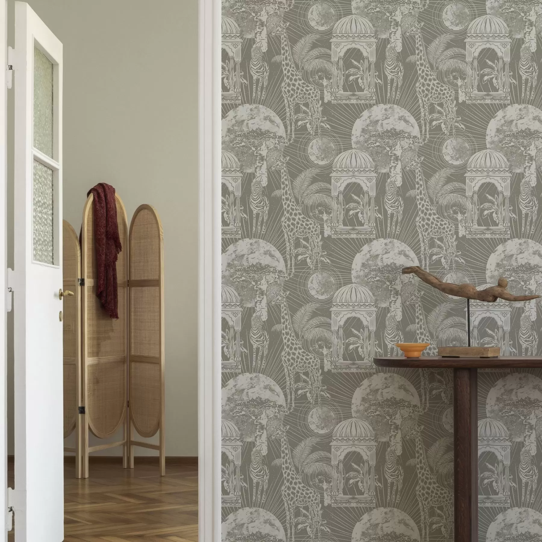 murales Jirafa y cebra sobre un fondo de arquitectura y árboles tropicales a00276