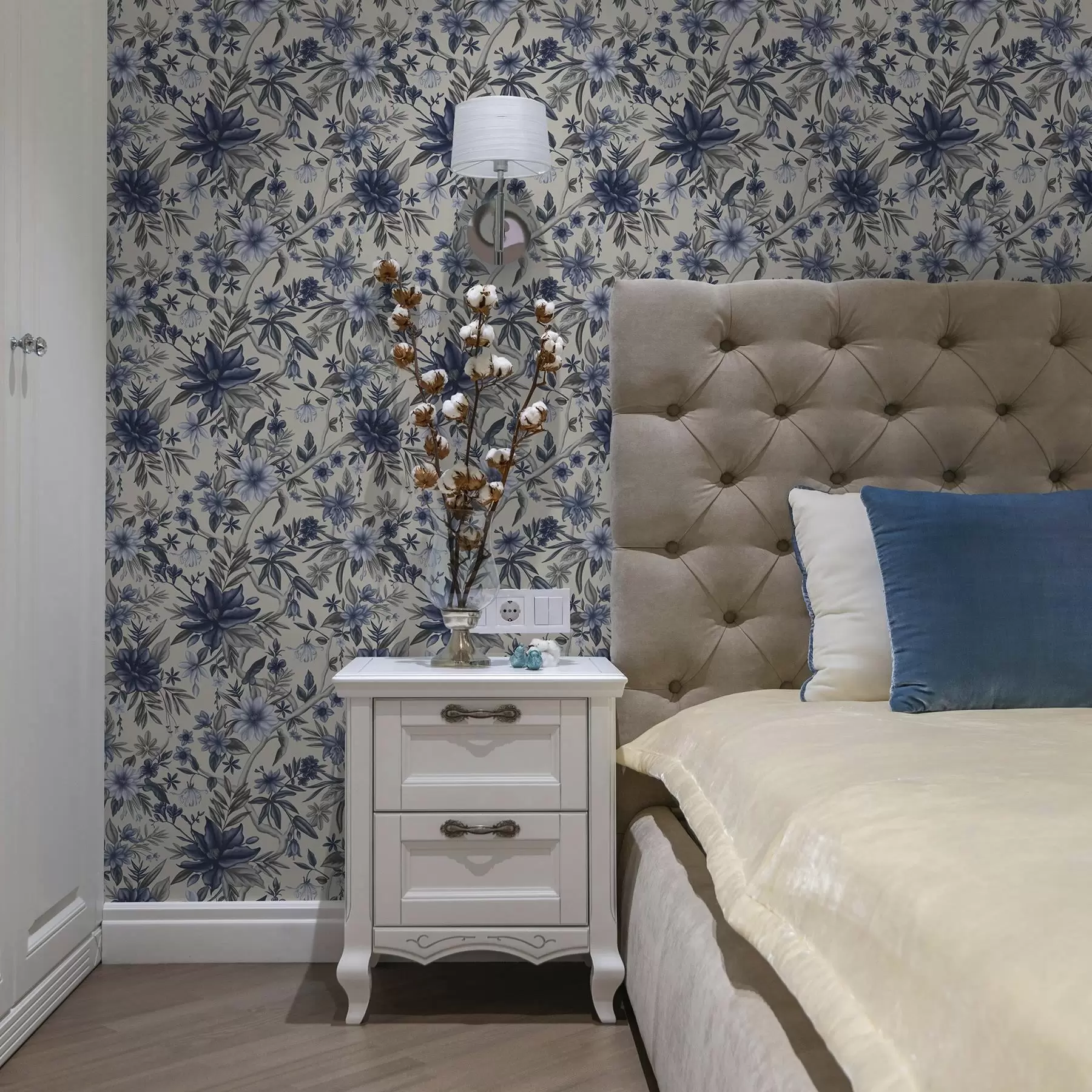 murales Flores azules y grises sobre fondo claro a00304