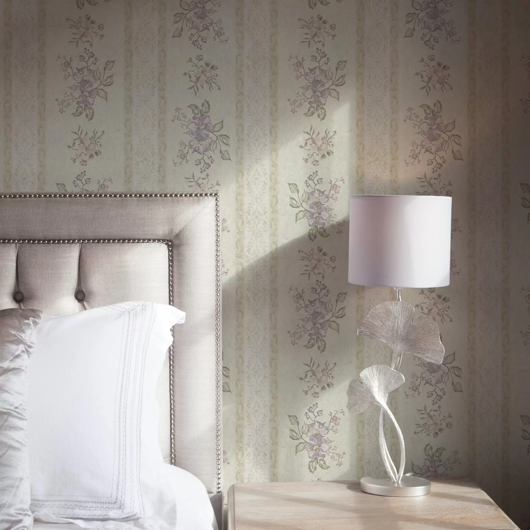 Wall Mural Photo Wallpaper Vintage flowers on a striped background with ornament a00440