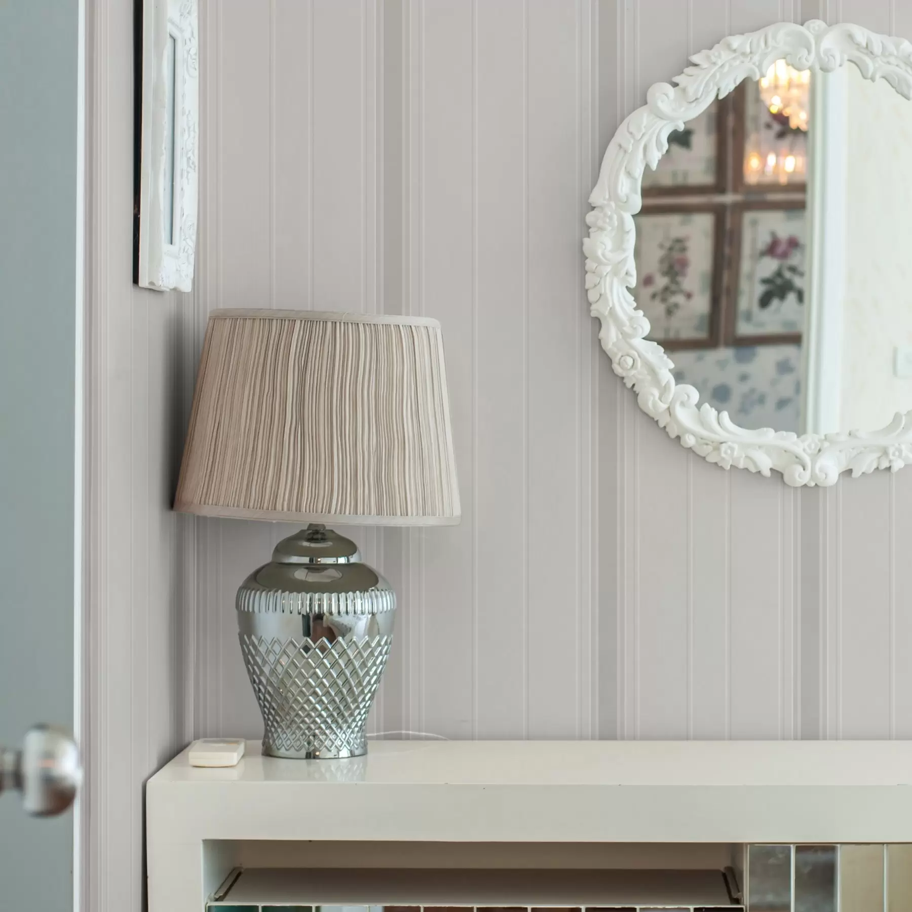 peintures murales Fond beige avec des rayures fines et moyennes de couleur gris-blanc a00559