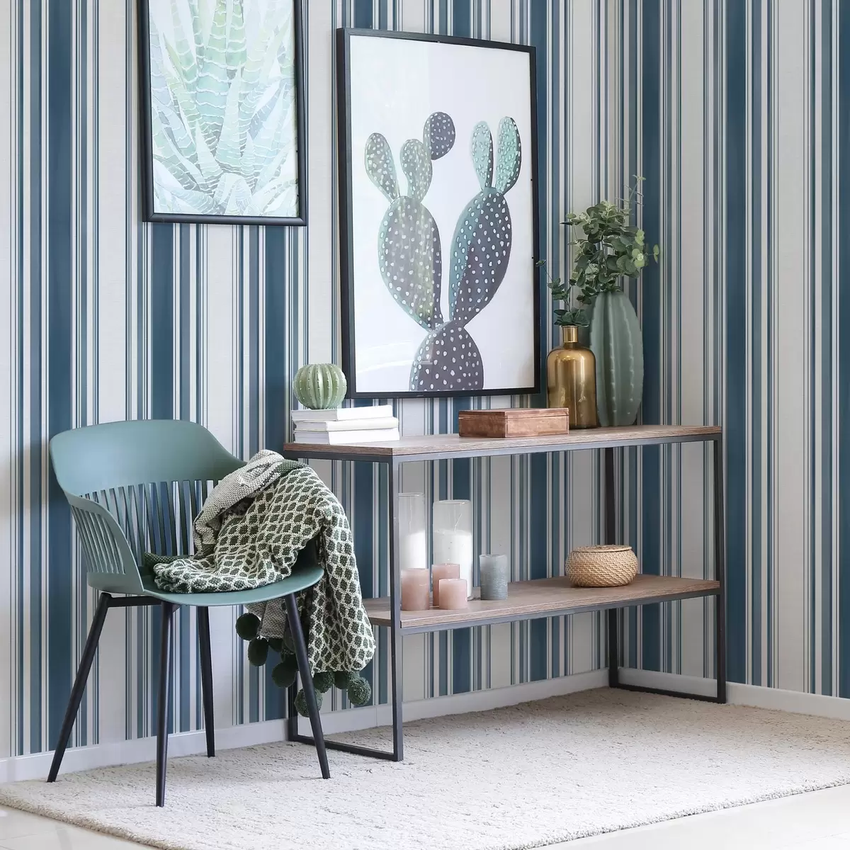 Wallpaper Blue stripes of varying thickness with light gaps a00568