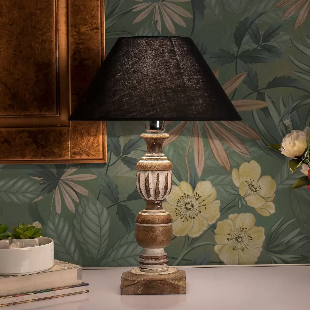 Wallpaper Yellow flowers amid green leafy texture a00718