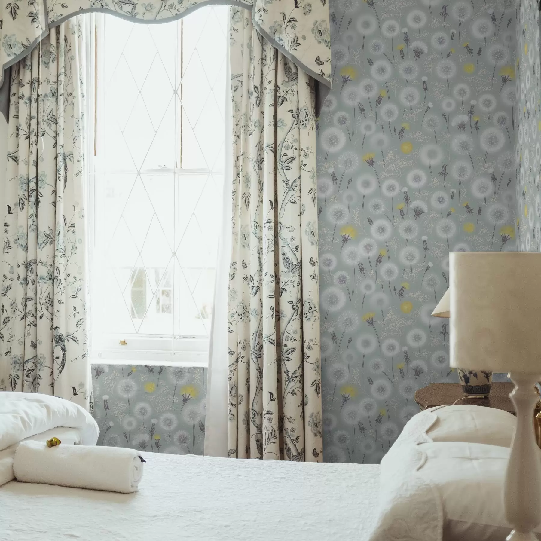 peintures murales Pissenlits duveteux et graines sur fond menthe a00790