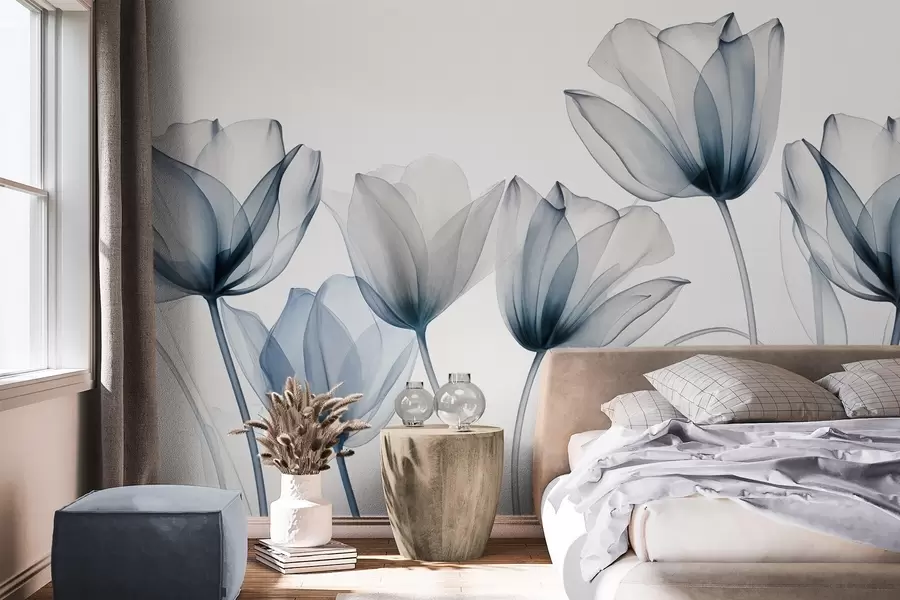 murales Flores de tulipán translúcidas de color azul y blanco con tallos largos, sobre un fondo claro, delicadas y con textura, arte floral w09538