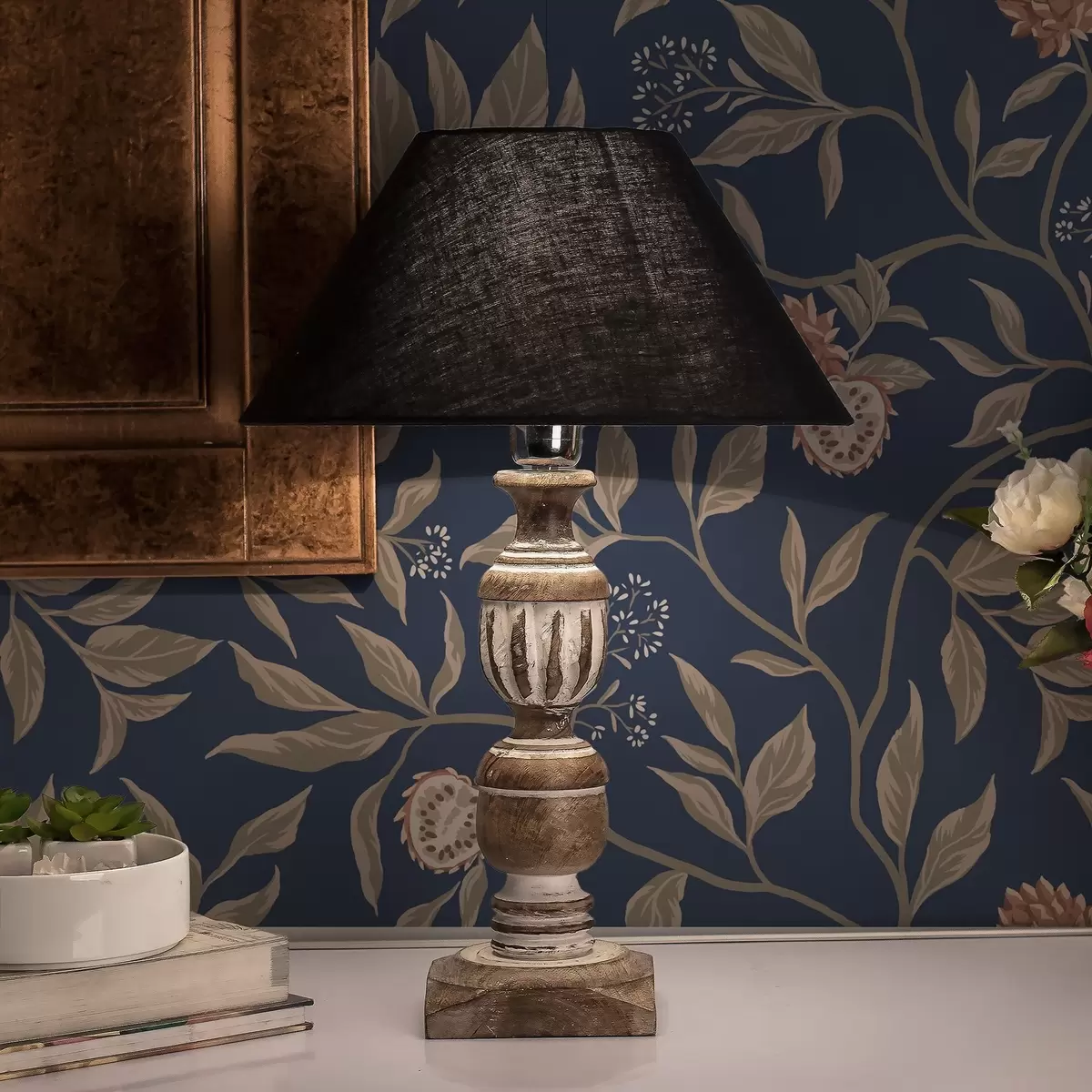 Papier peint Jardin bleu avec des branches, des fruits et de minuscules fleurs a00959