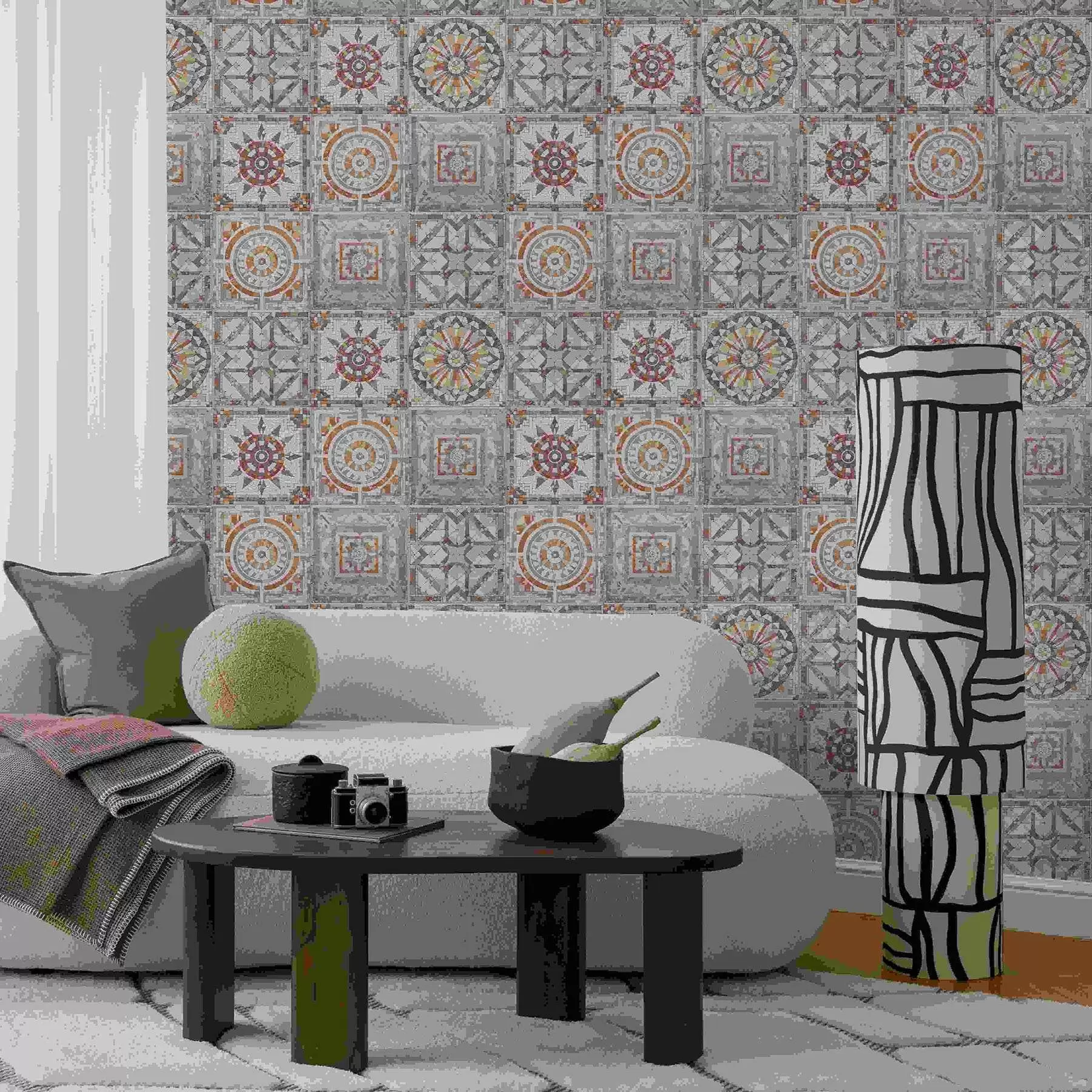 murales Medallones antiguos de mosaico de piedra con detalles desgastados. a01042