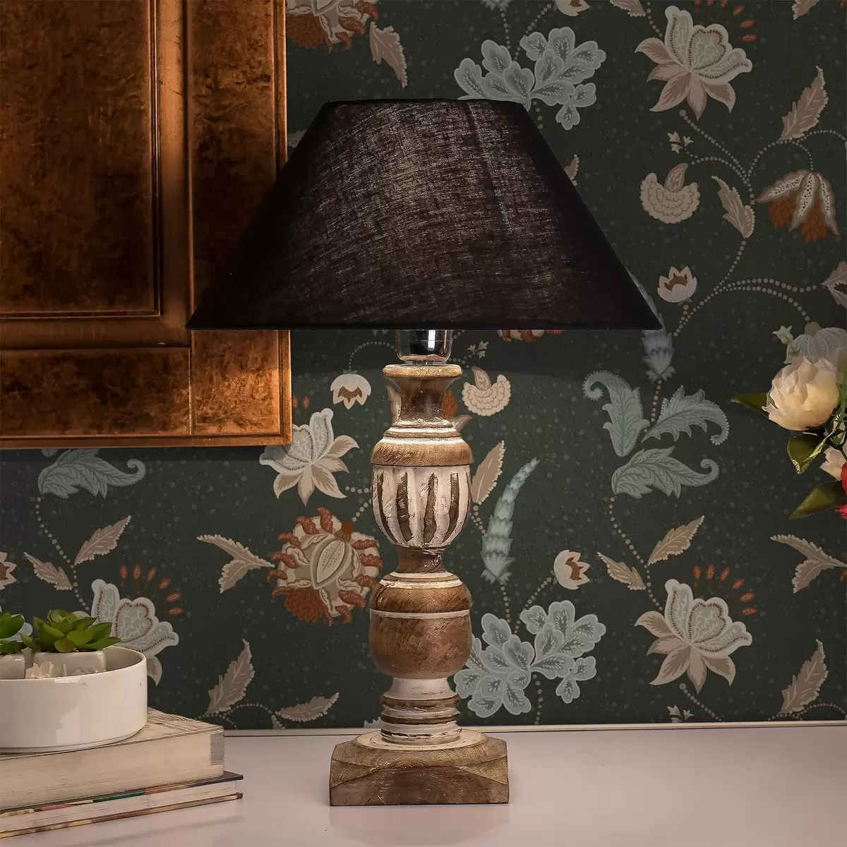 Wallpaper Dark green background with decorative flowers and leaves a01086