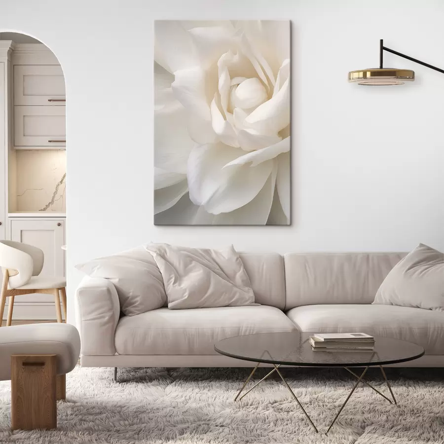 murales Flor abstracta blanca con pétalos delicados y superpuestos, arte minimalista s47025