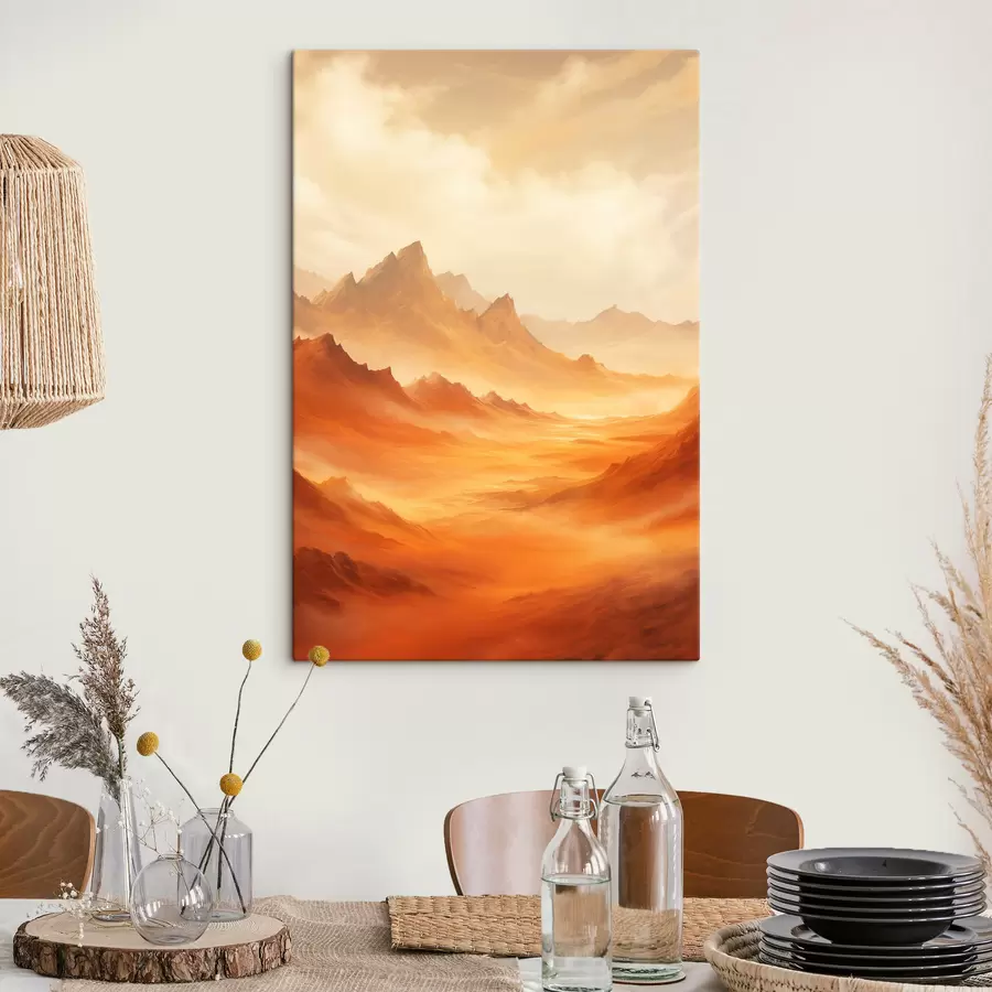 murales Un vasto paisaje desértico de color naranja con imponentes montañas rocosas bajo un cielo brumoso y soleado con nubes tenues s47029