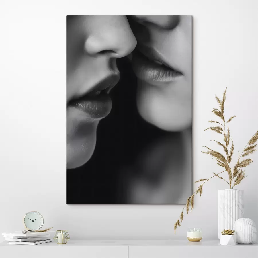 murales labios blancos y negros de dos mujeres s47688