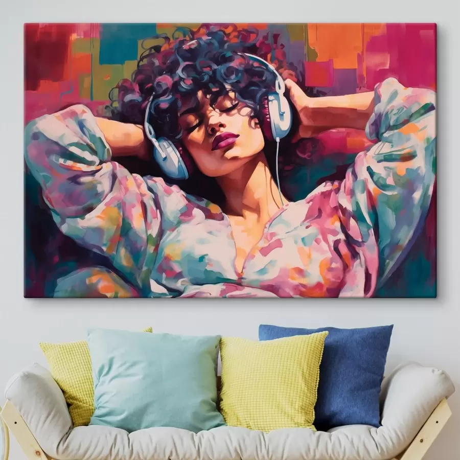 murales Mujer con auriculares en un estilo pictórico colorido s48335