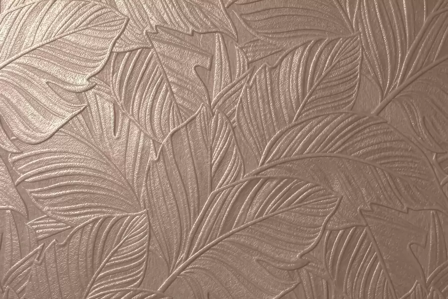peintures murales Feuilles tropicales gaufrées, au relief délicat, dans des tons beiges chauds w09886