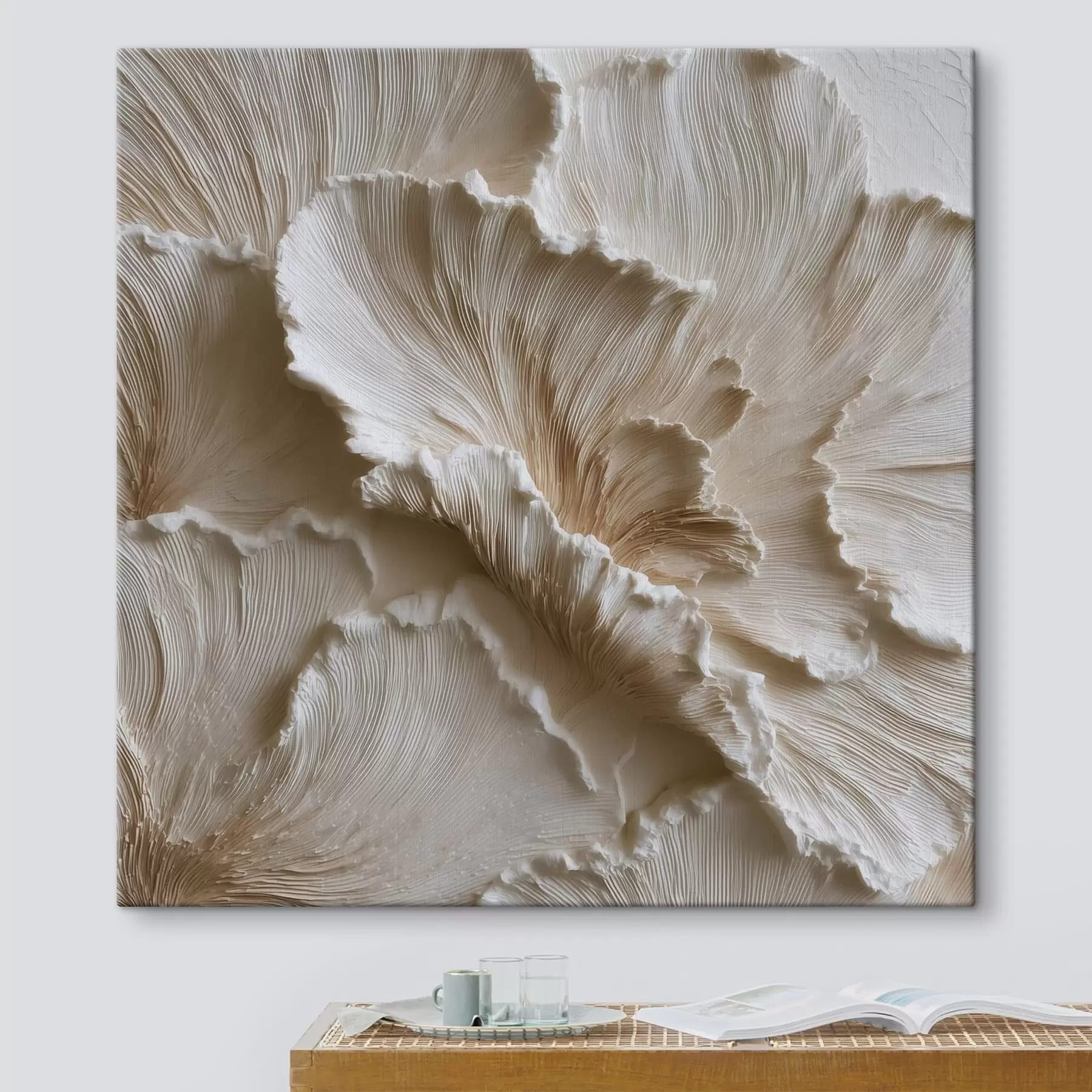 murales Composición volumétrica con pétalos texturizados en tonos blancos y crema s49706