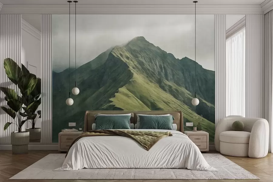 peintures murales Une montagne de malachite aux pentes verdoyantes, dont le sommet est enveloppé d'une brume légère w05820