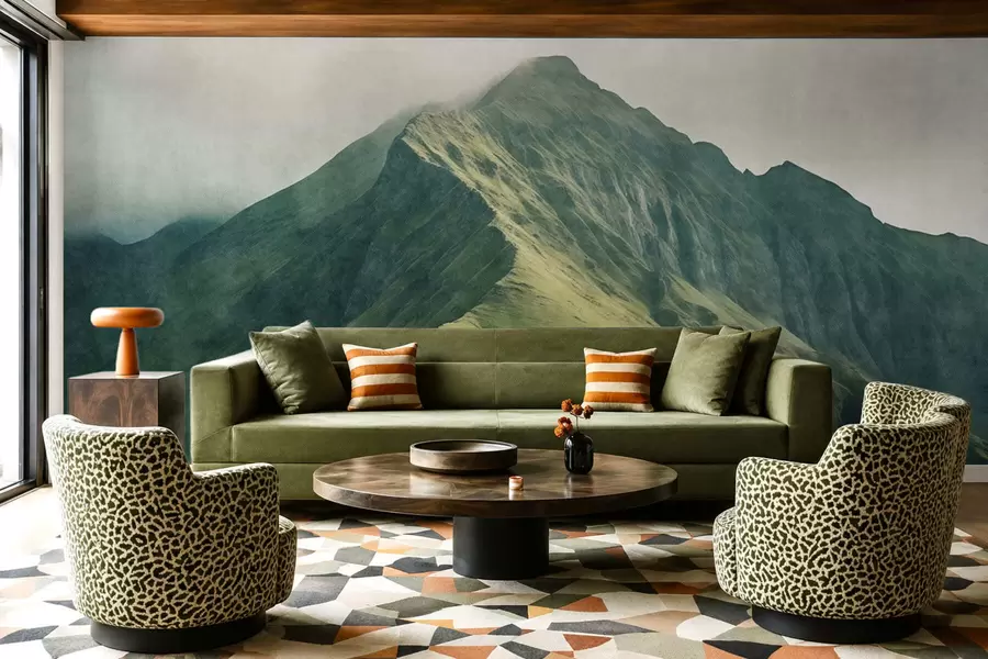 peintures murales Une montagne de malachite aux pentes verdoyantes, dont le sommet est enveloppé d'une brume légère w05820