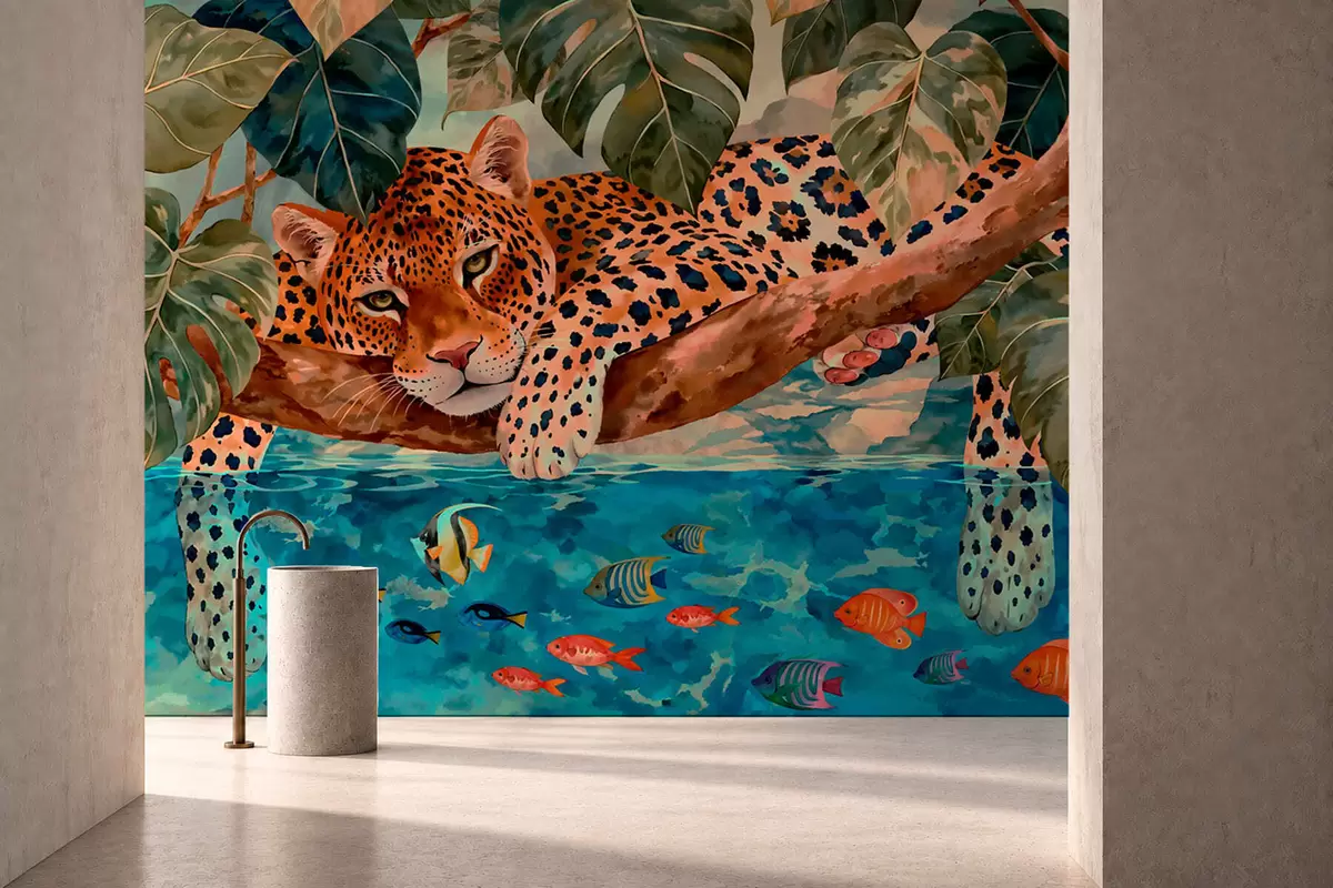 peintures murales Un léopard parmi les feuilles tropicales au-dessus de l'eau, avec des poissons w05954v1